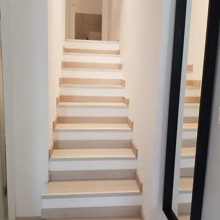 Charming Loft In Διαμέρισμα Arenzano